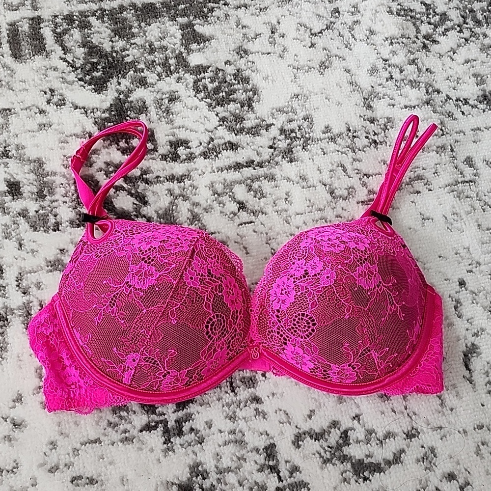 VS Sexy Little Things Bra Brand New Without Tags